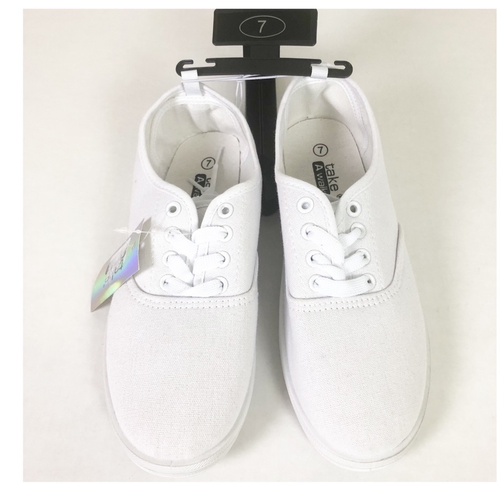 skippy sneakers White size 7 NWT